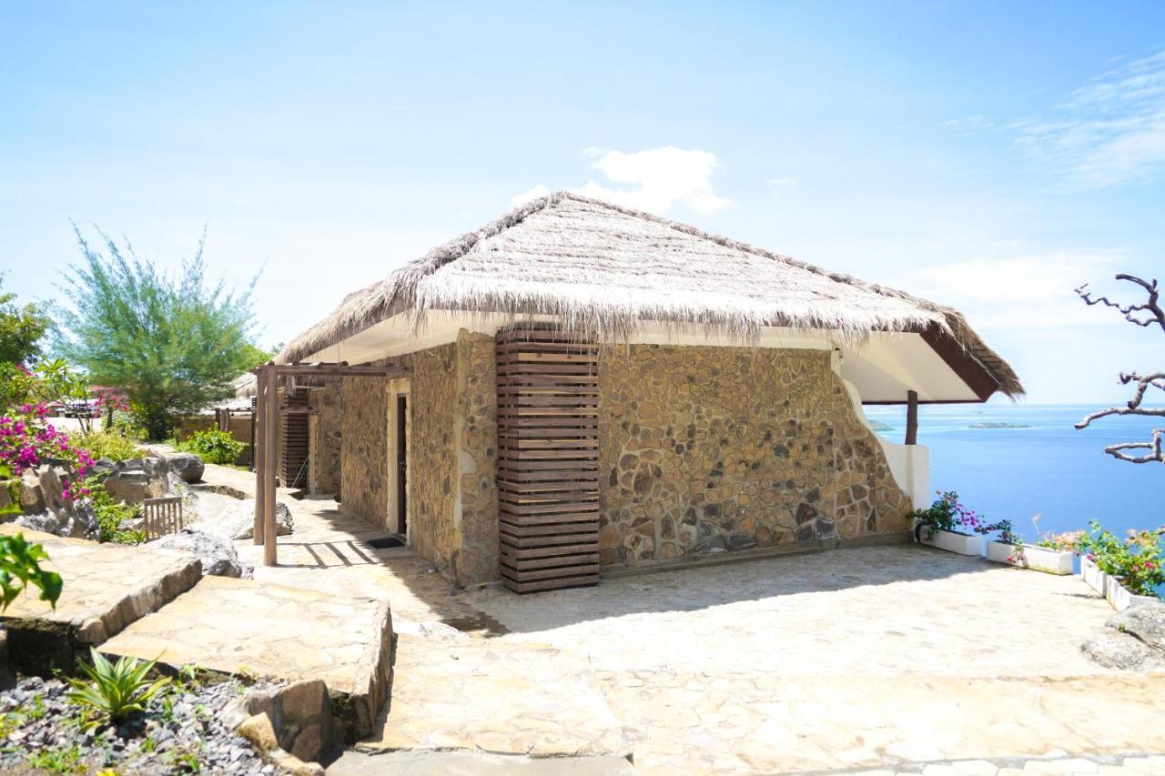 Theodor Hotel Labuan Bajo Exteriör bild