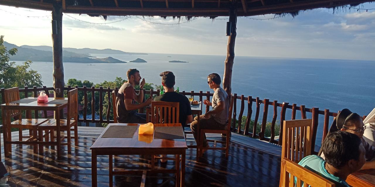 Theodor Hotel Labuan Bajo Exteriör bild