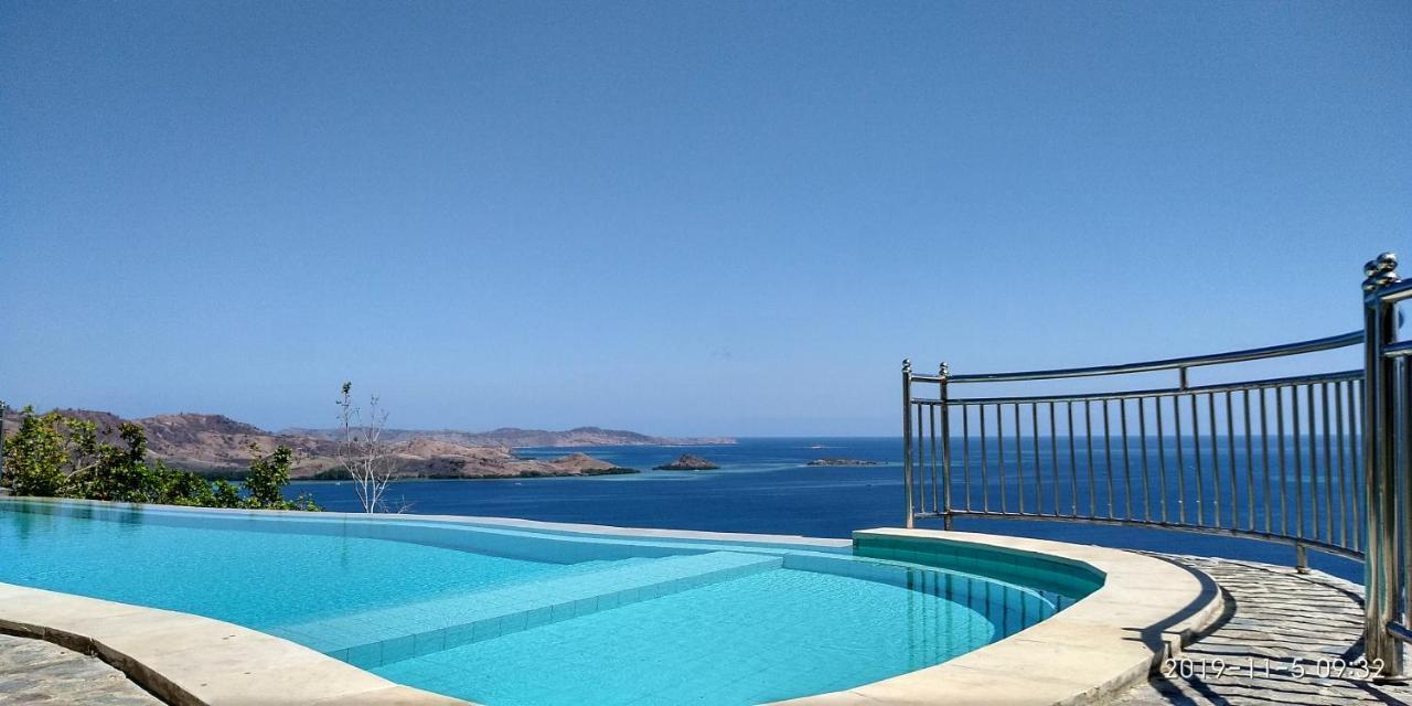 Theodor Hotel Labuan Bajo Exteriör bild